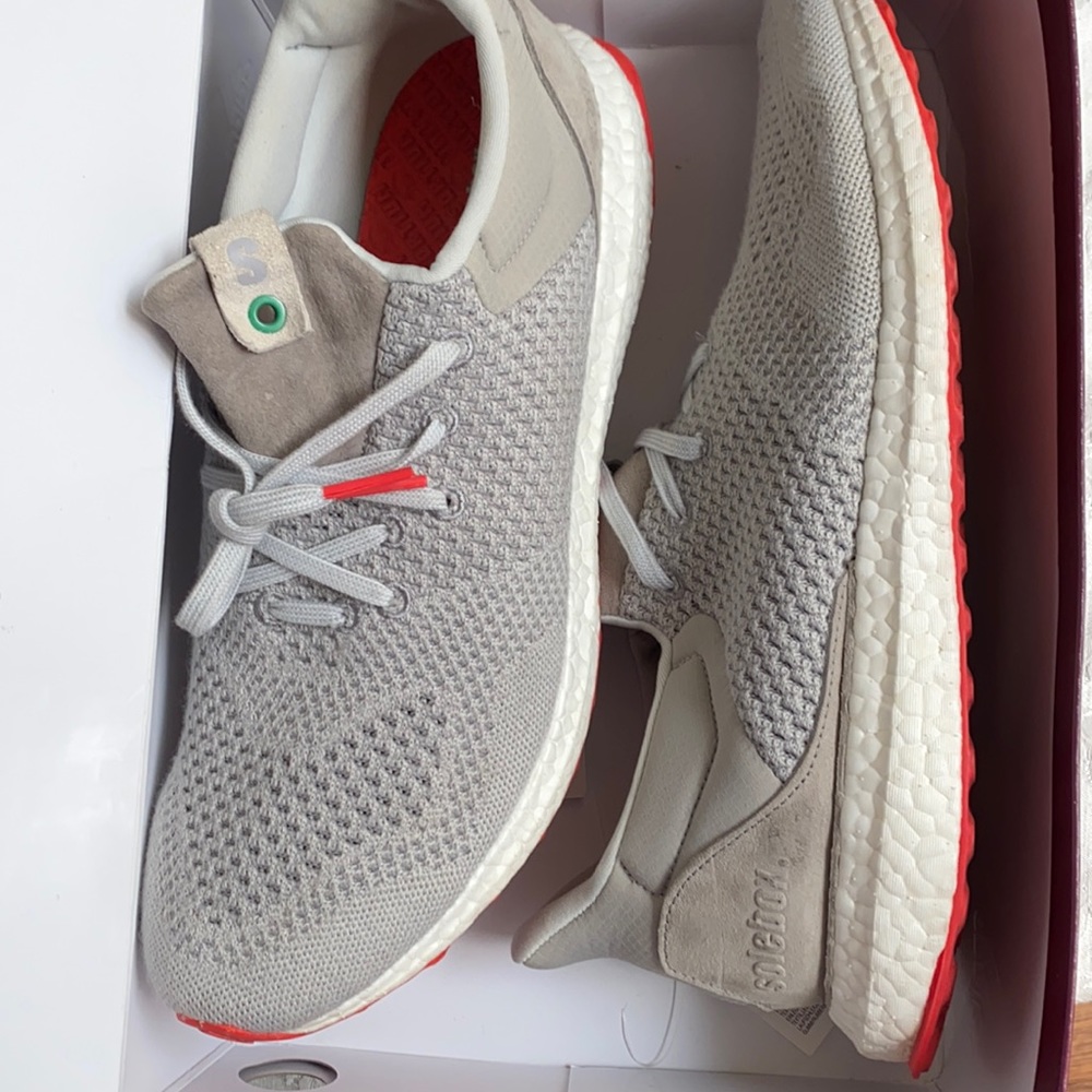 solebox ultra boost size us 12 9/10 condition